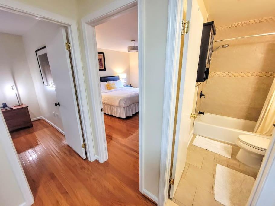 Nice 2 Bdr 2 Bath Near Airport With Fast Wifi And Parking Herndon Exterior foto