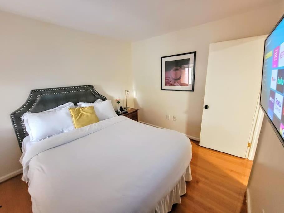 Nice 2 Bdr 2 Bath Near Airport With Fast Wifi And Parking Herndon Exterior foto