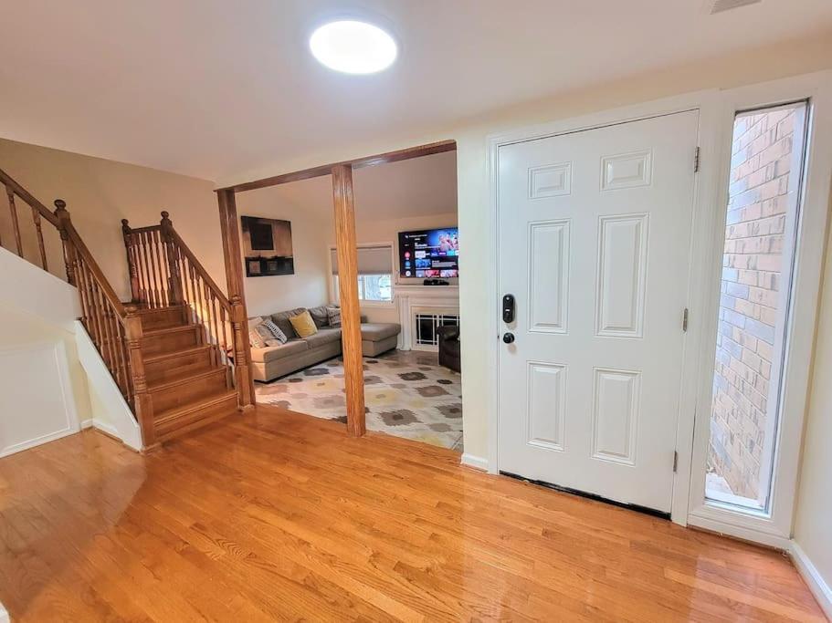 Nice 2 Bdr 2 Bath Near Airport With Fast Wifi And Parking Herndon Exterior foto