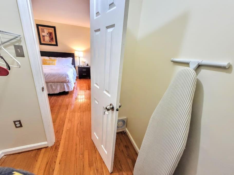 Nice 2 Bdr 2 Bath Near Airport With Fast Wifi And Parking Herndon Exterior foto